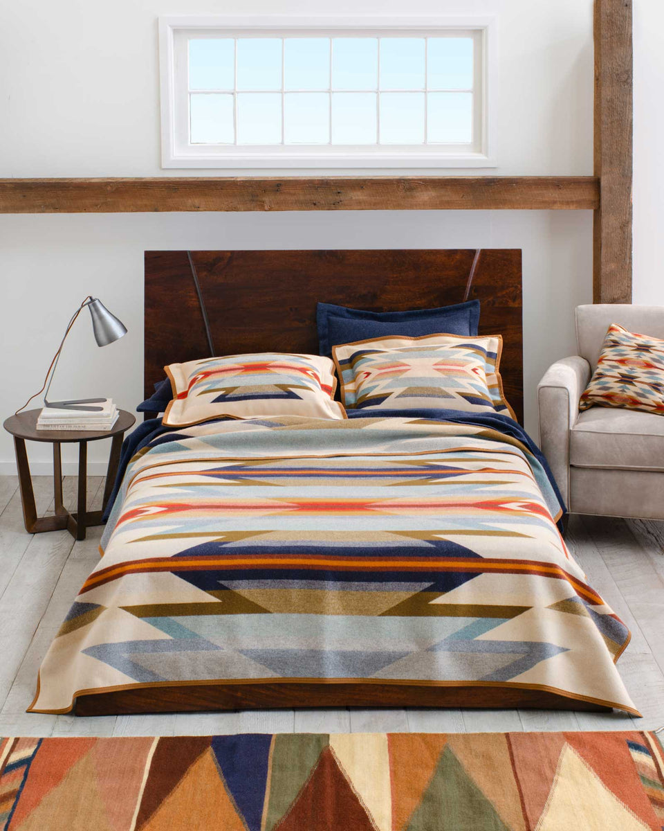 Pendleton Wyeth Trail Queen Indian Traders (L7 Enterprises)