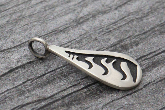 Load image into Gallery viewer, 1&amp;quot; Hopi  Corn Stalk Pendant
