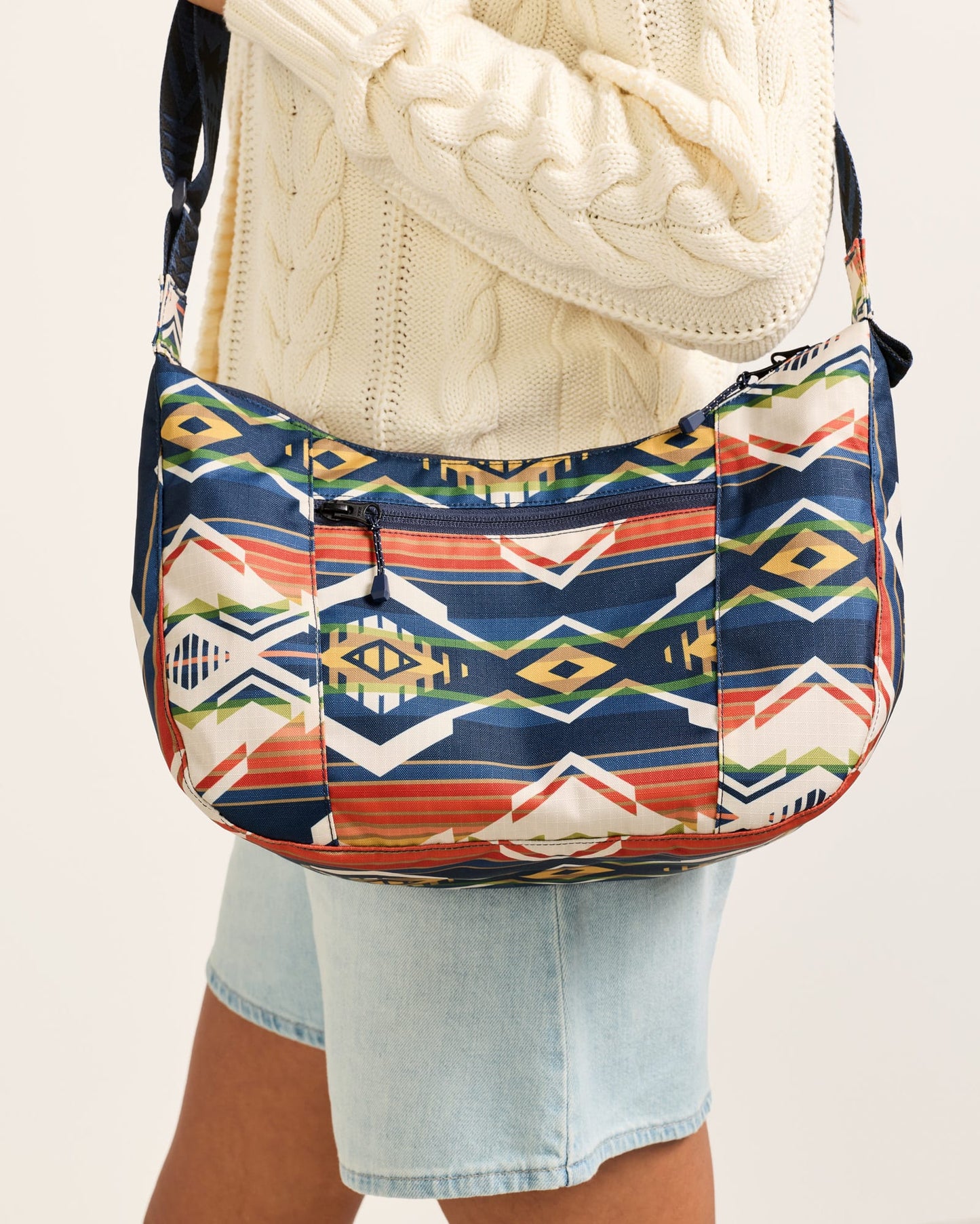 Pendleton Explorer Crescent Bag- Creekside Navy