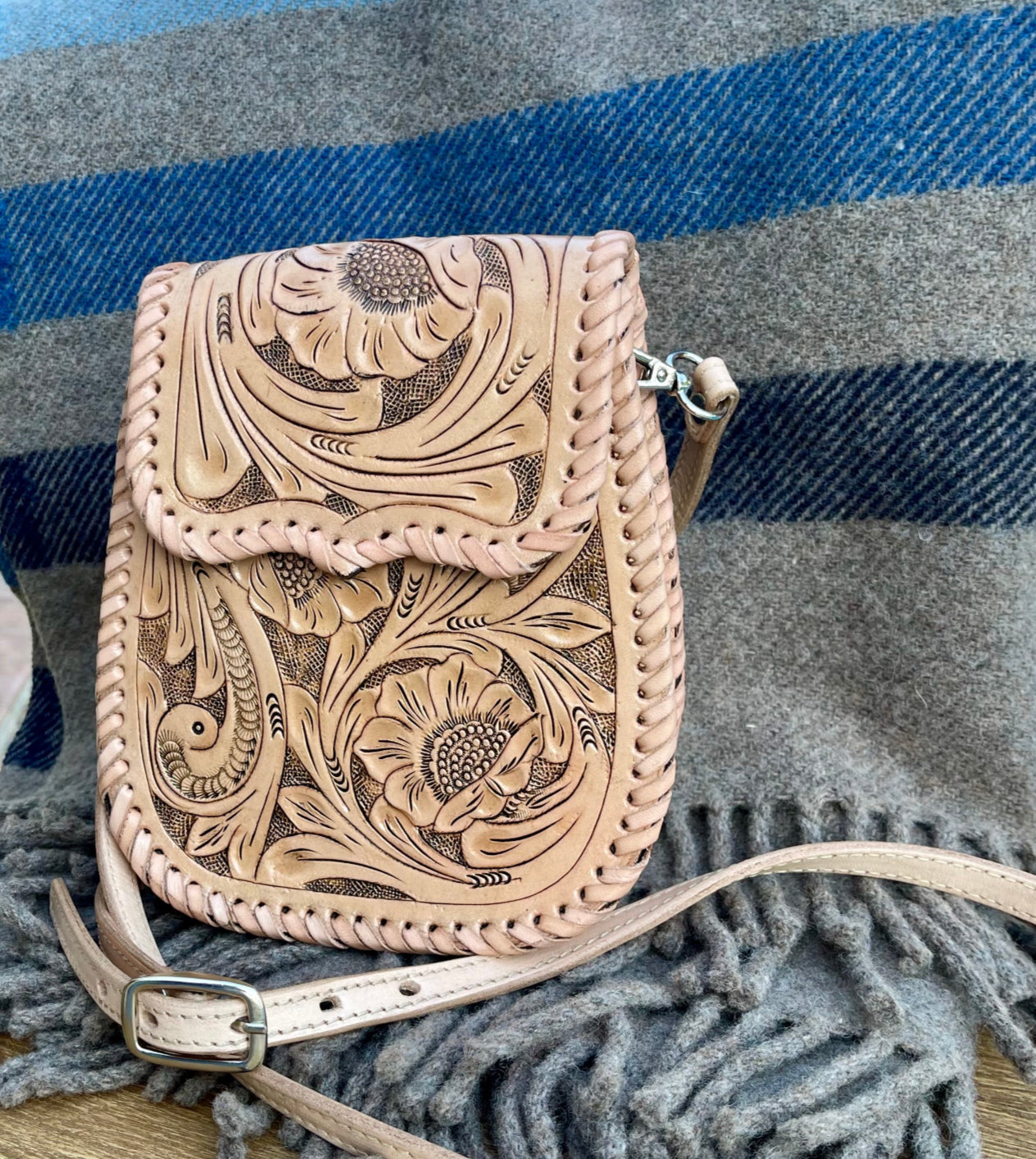 Chiquita Crossbody - Natural