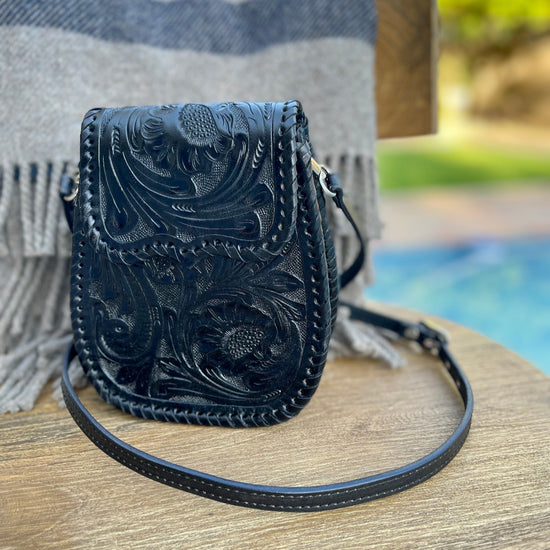 Chiquita Crossbody - Black