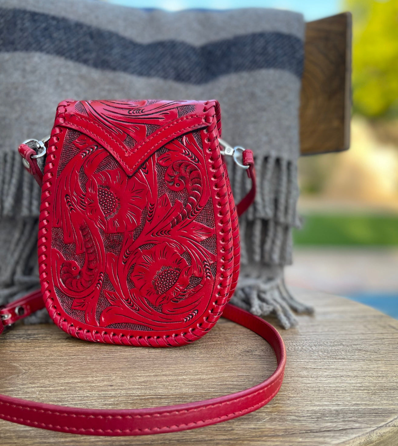 Chiquita Crossbody - Red
