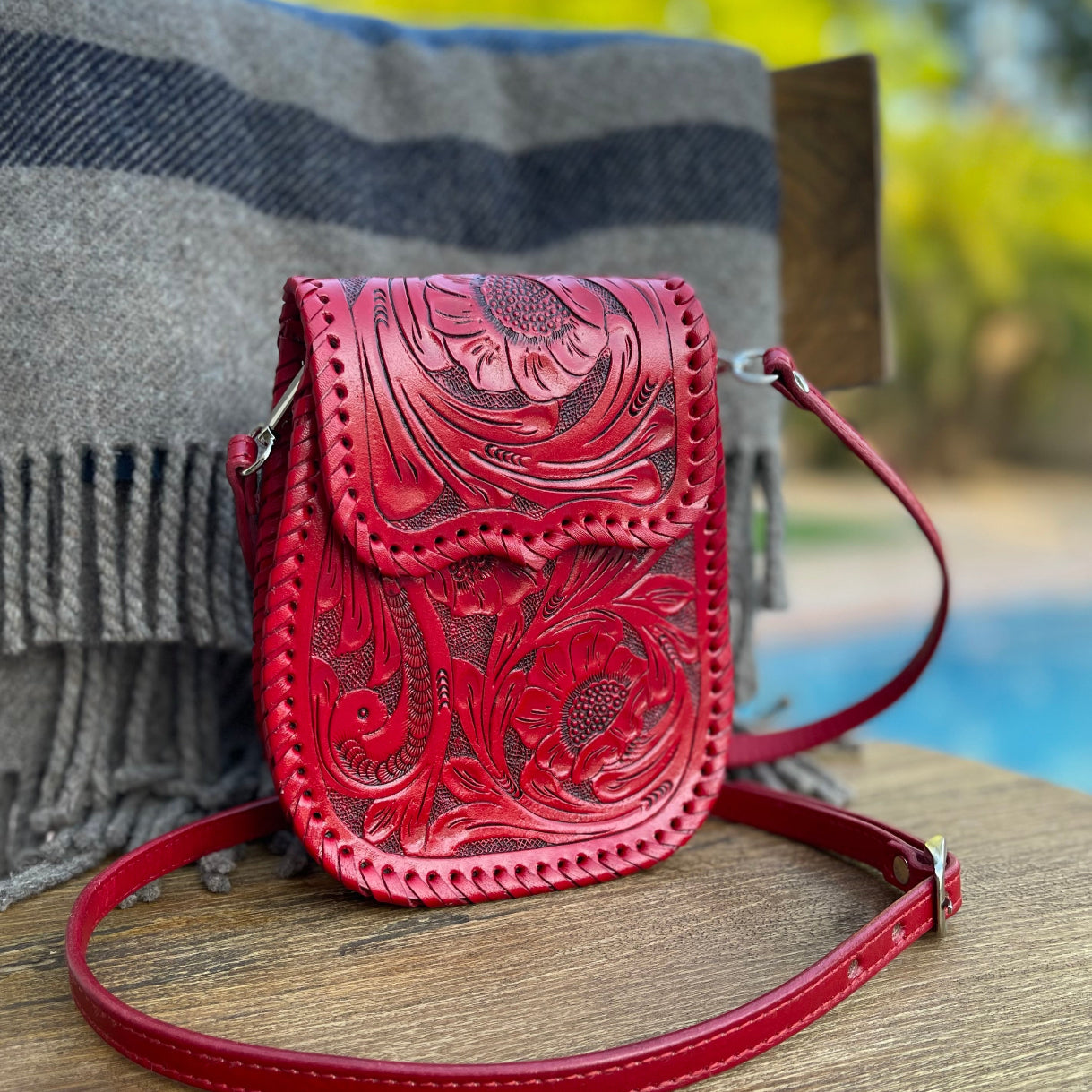 Chiquita Crossbody - Red