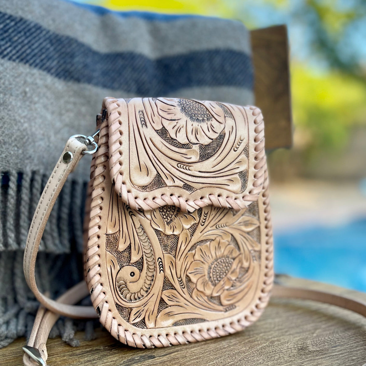 Chiquita Crossbody - Natural