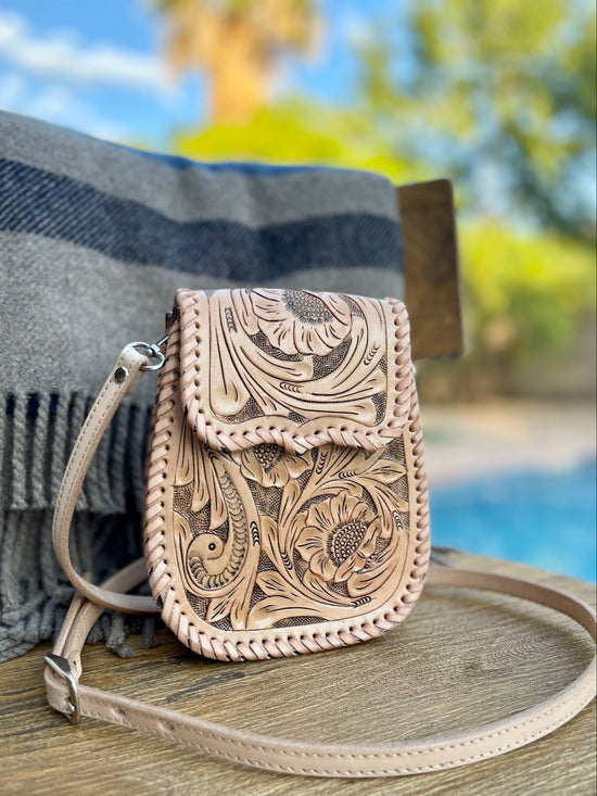 Chiquita Crossbody - Natural