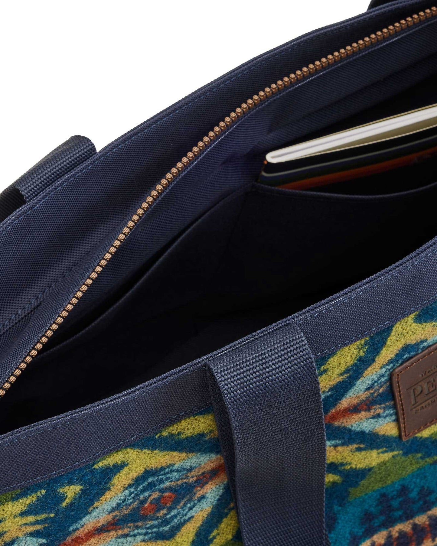 Pendleton Diamond Desert Zip Tote Interior