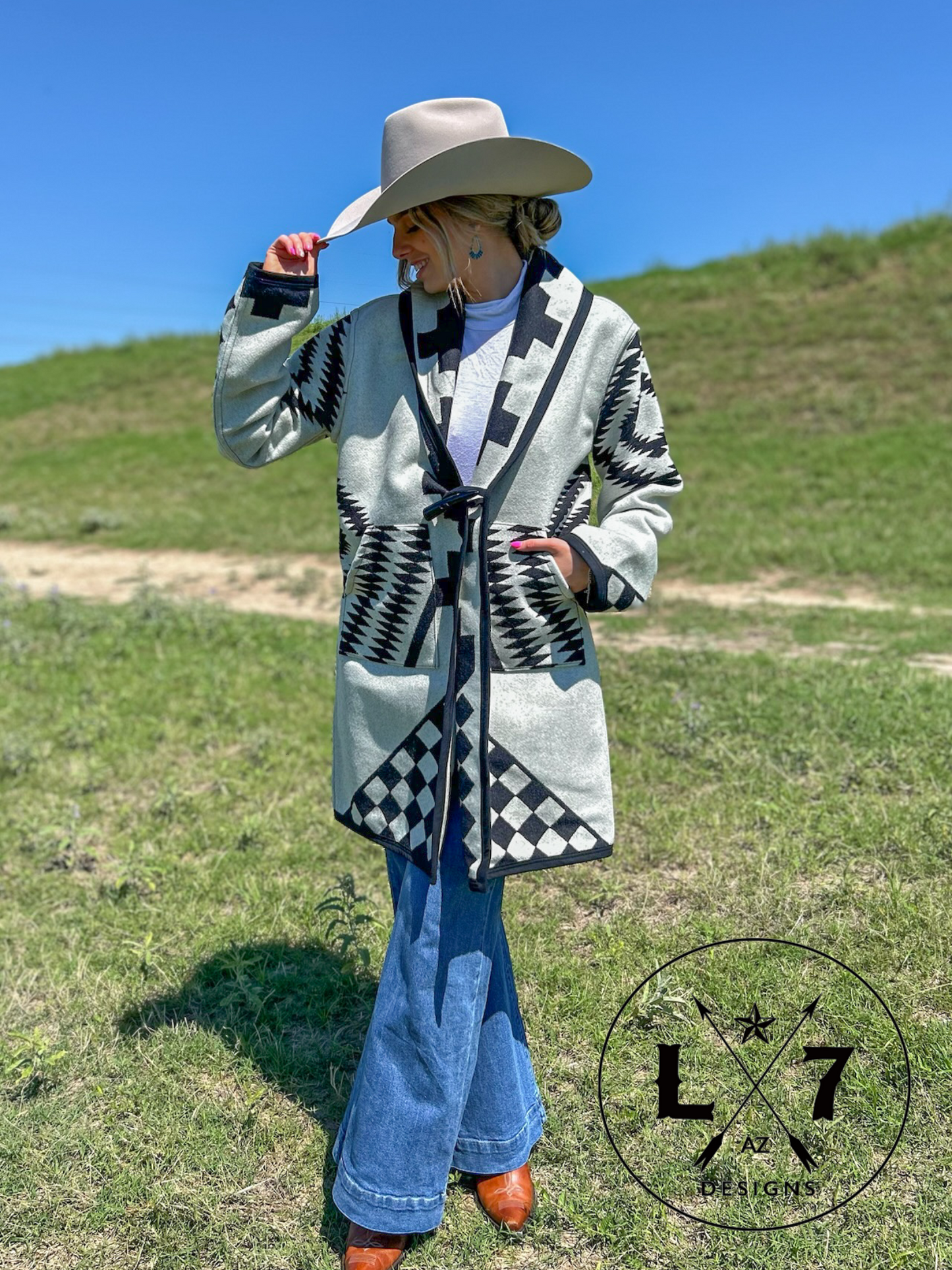 Los Ojos Mid-Length Stadium Coat - White Out – Indian Traders (L7 Los Ojos Mid-Length Stadium Coat - White Out – Indian Traders (L7