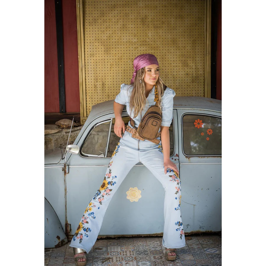 STS Ranchwear Baroness Basic Bliss Sojourner Sling Bag