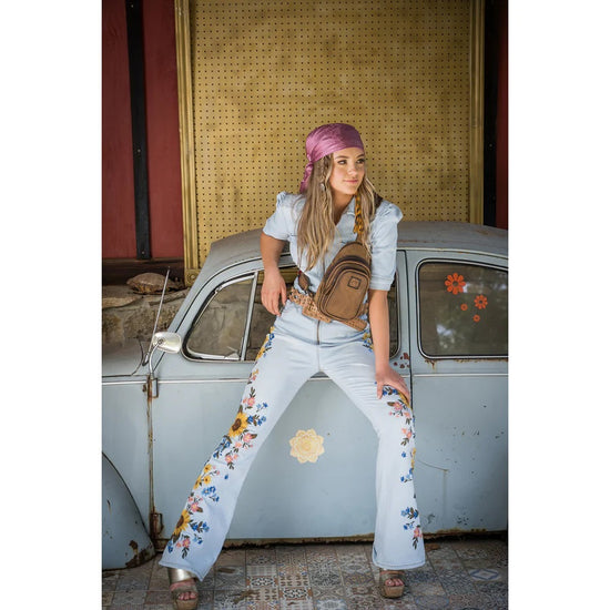 STS Ranchwear Baroness Basic Bliss Sojourner Sling Bag