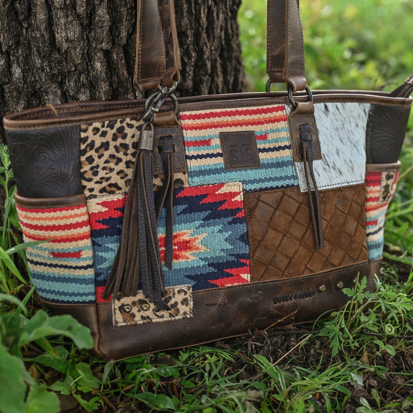 Chaynee Mountain Tote by STS Ranchwear