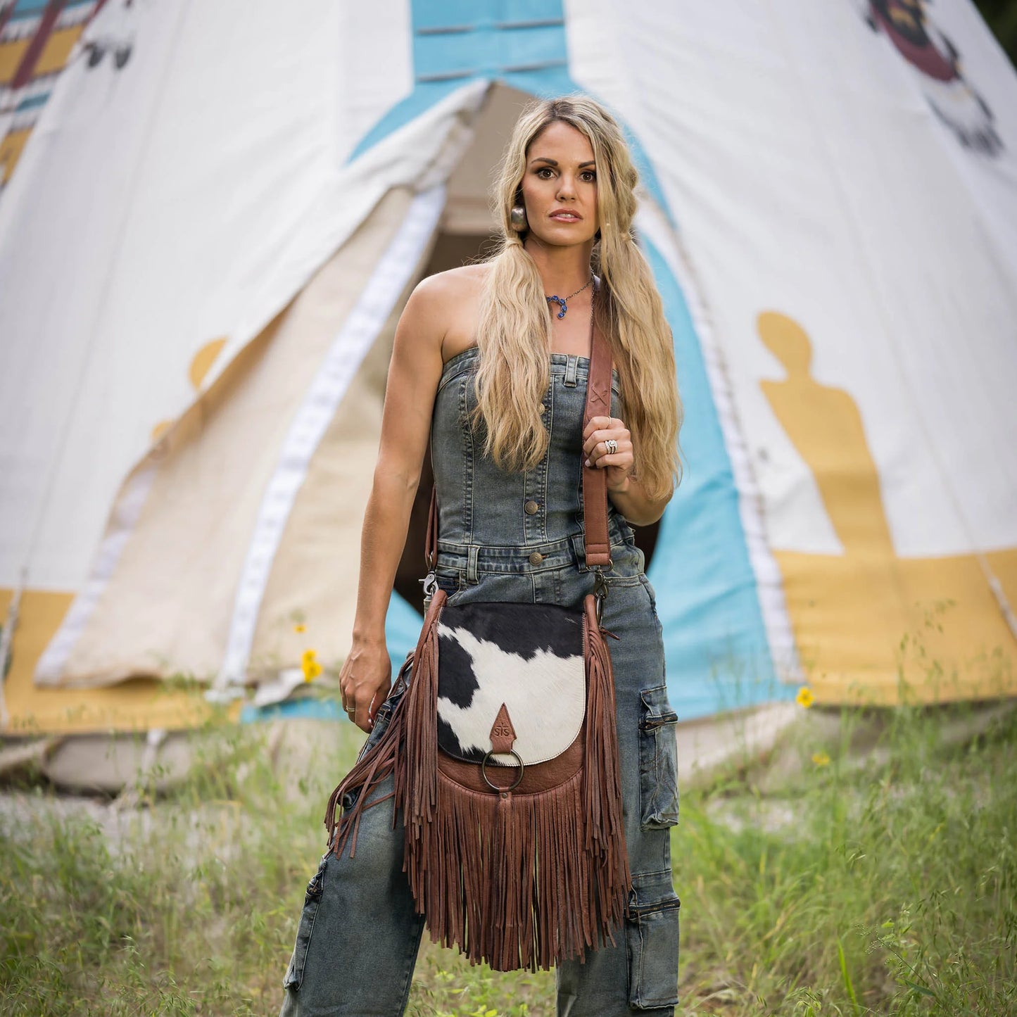Cowhide Indie Saddle Bag by STS Ranchwear