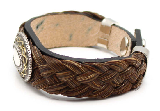 Load image into Gallery viewer, Brown Horsehair &amp;amp; Leather Bracelet With Oval Concho
