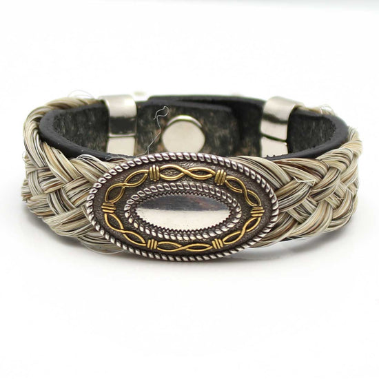 Load image into Gallery viewer, Grey Horsehair &amp;amp; Leather Bracelet With Oval Concho
