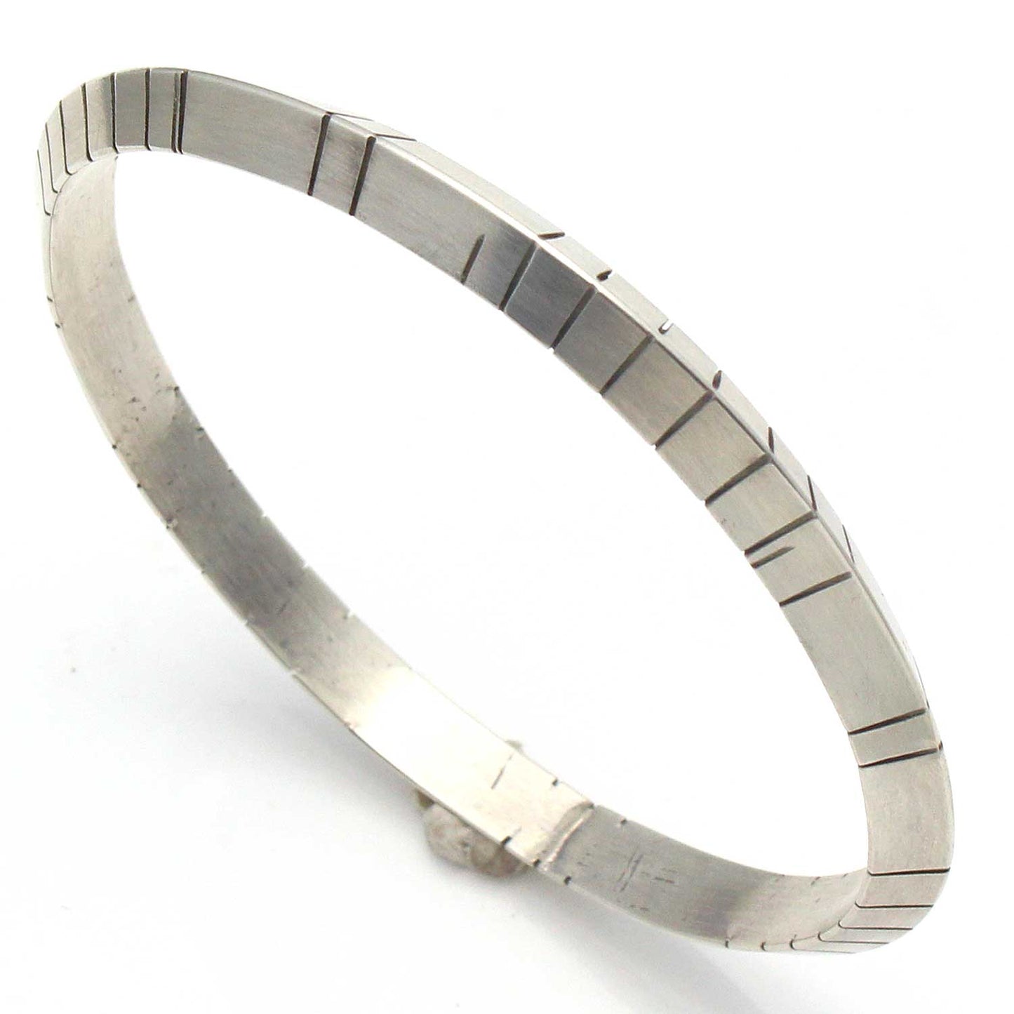 Load image into Gallery viewer, Triangular Sterling Silver Bangle Bracelet
