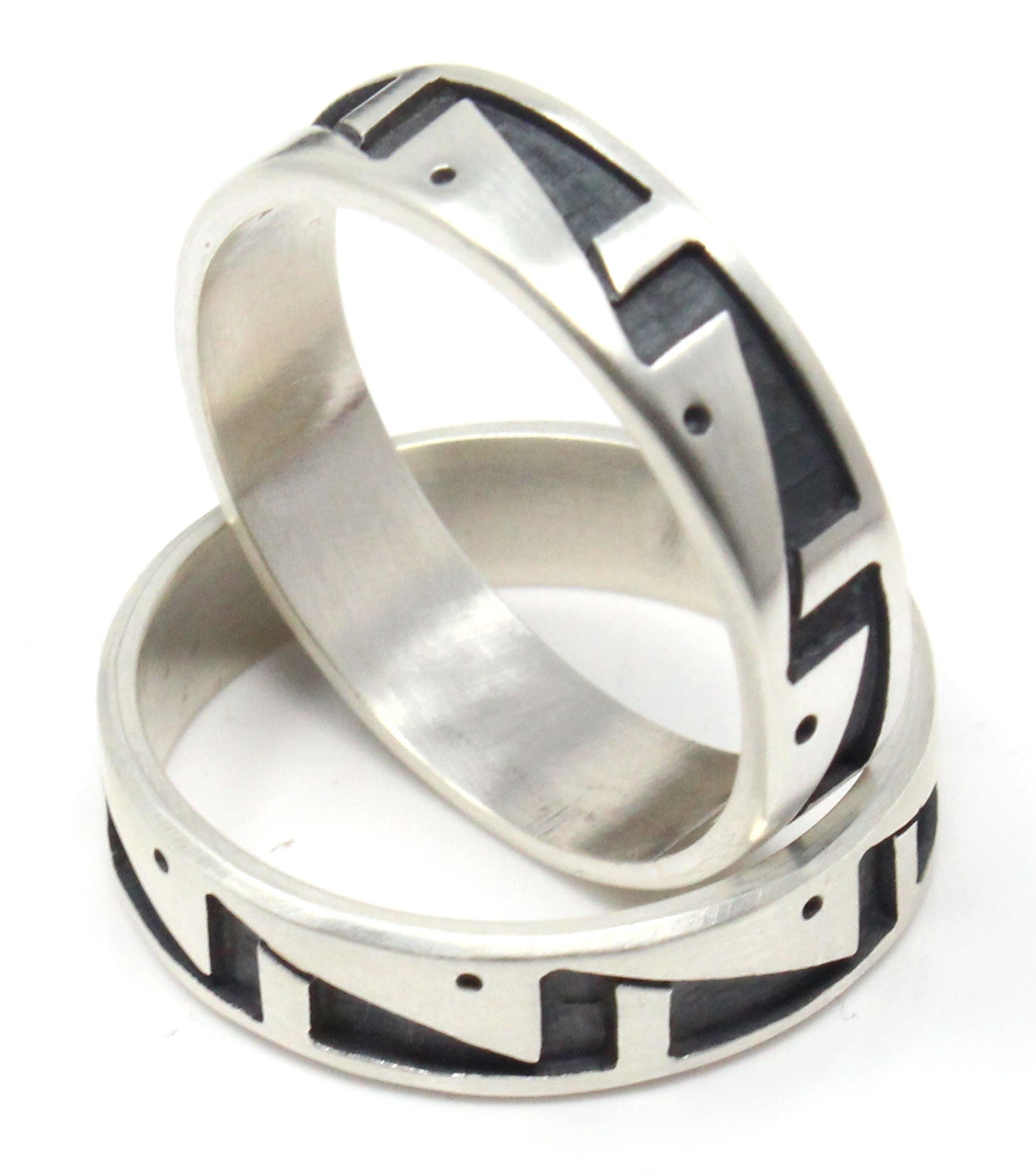 Load image into Gallery viewer, Hopi Silver Ring  - Waves

