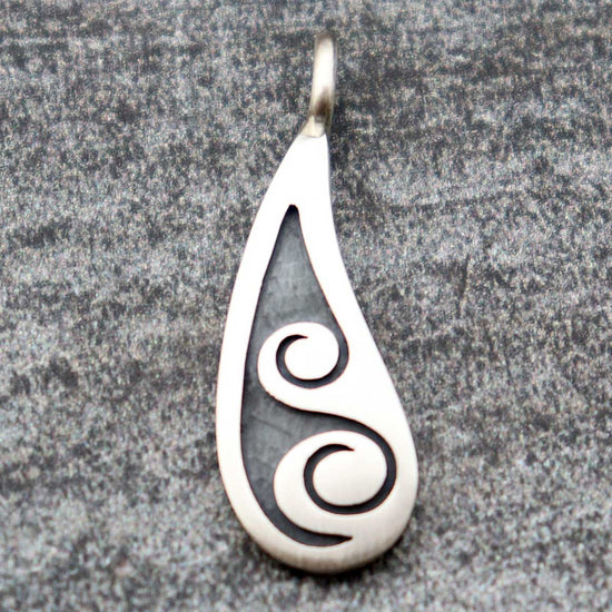 Load image into Gallery viewer, 1&amp;quot; Hopi SS Overlay Waves or Water Pendant
