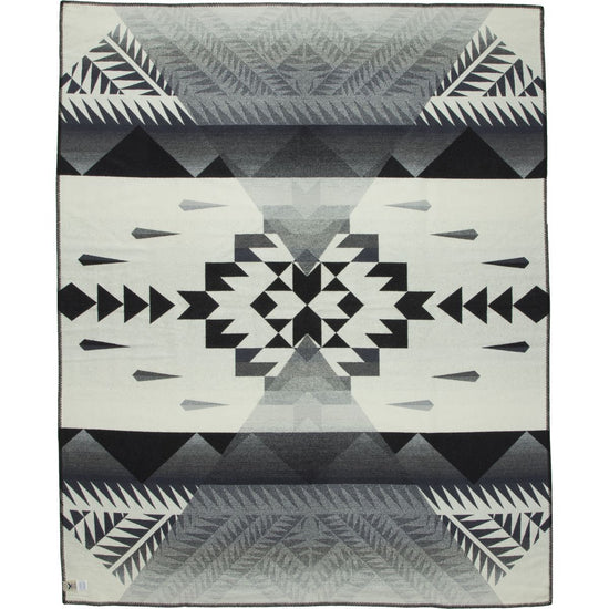 Load image into Gallery viewer, Pendleton Nike N7 Blanket Unnapped
