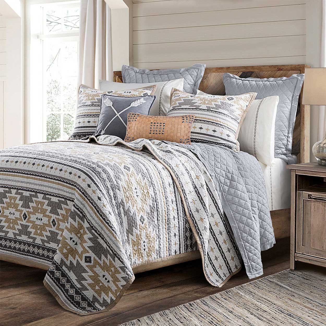 Load image into Gallery viewer, Desert Sage Reversible Quilt Set
