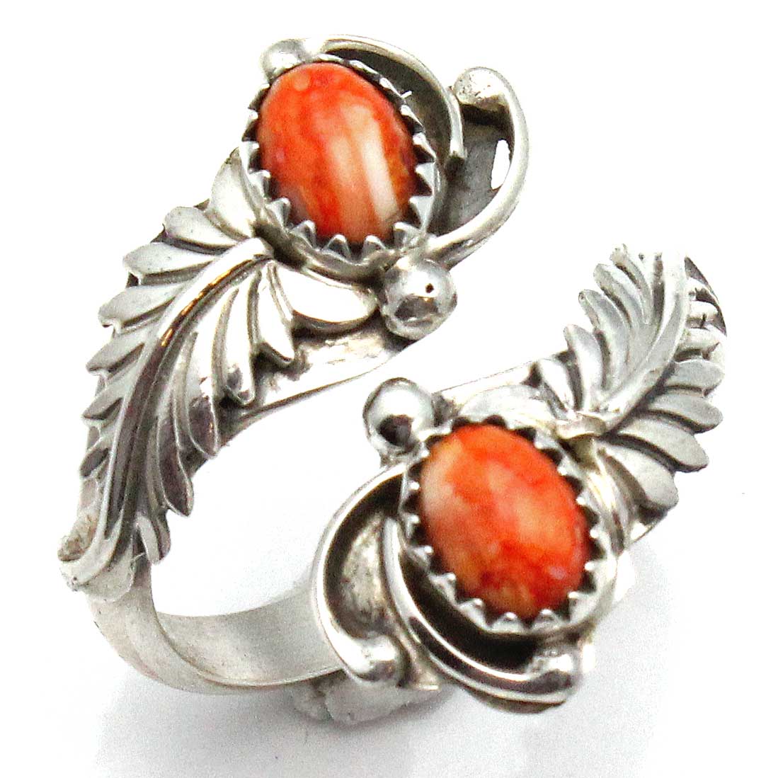 Ajustable Ring Featuring Orange Spiney Oyster