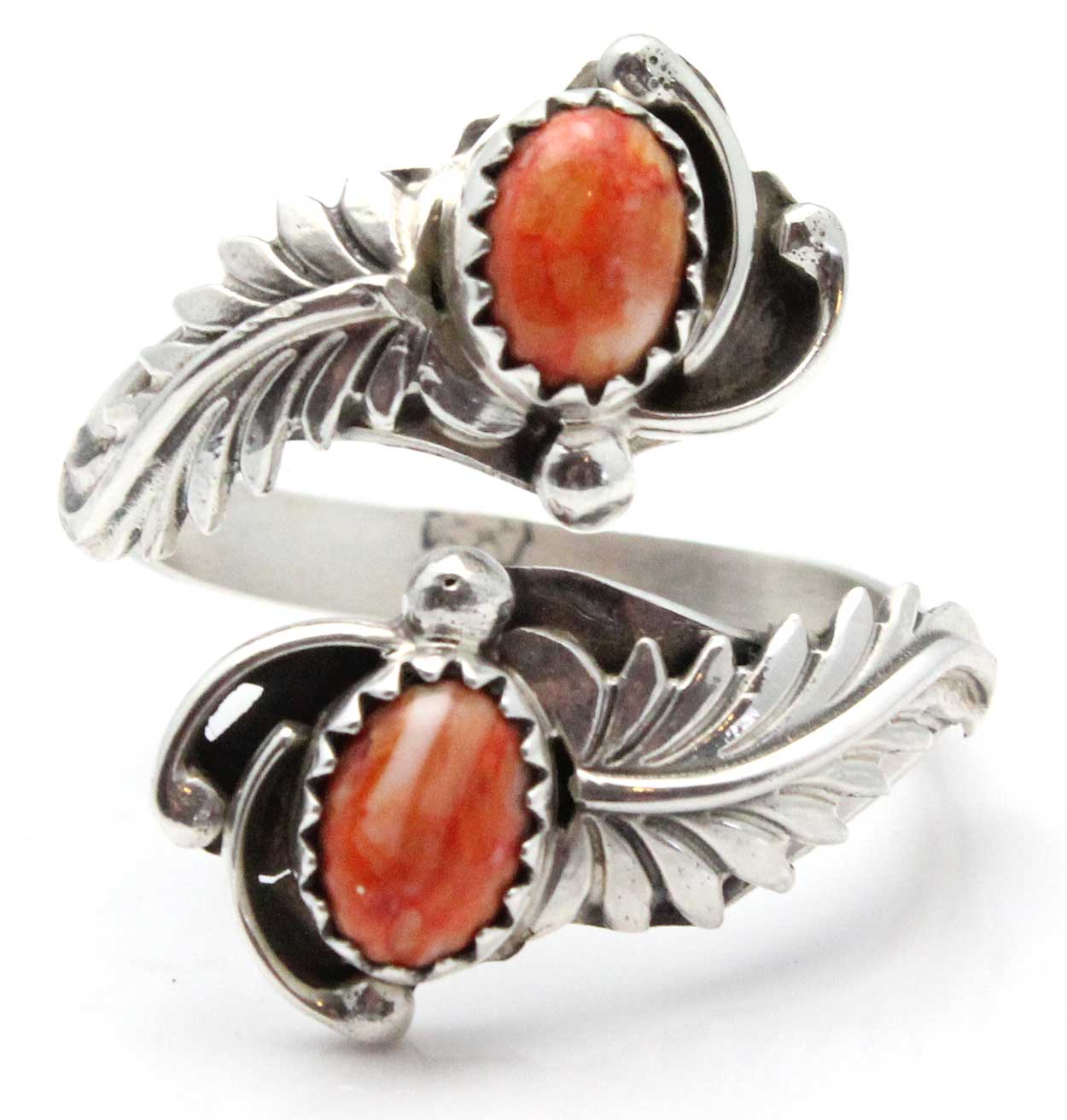 Ajustable Ring Featuring Orange Spiney Oyster