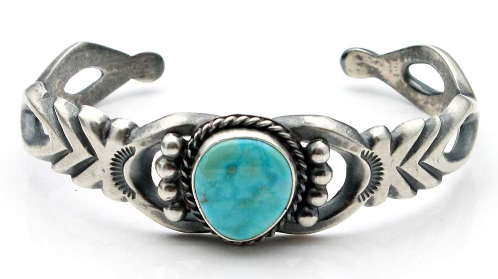 Load image into Gallery viewer, Navajo Cast Silver Bracelet
