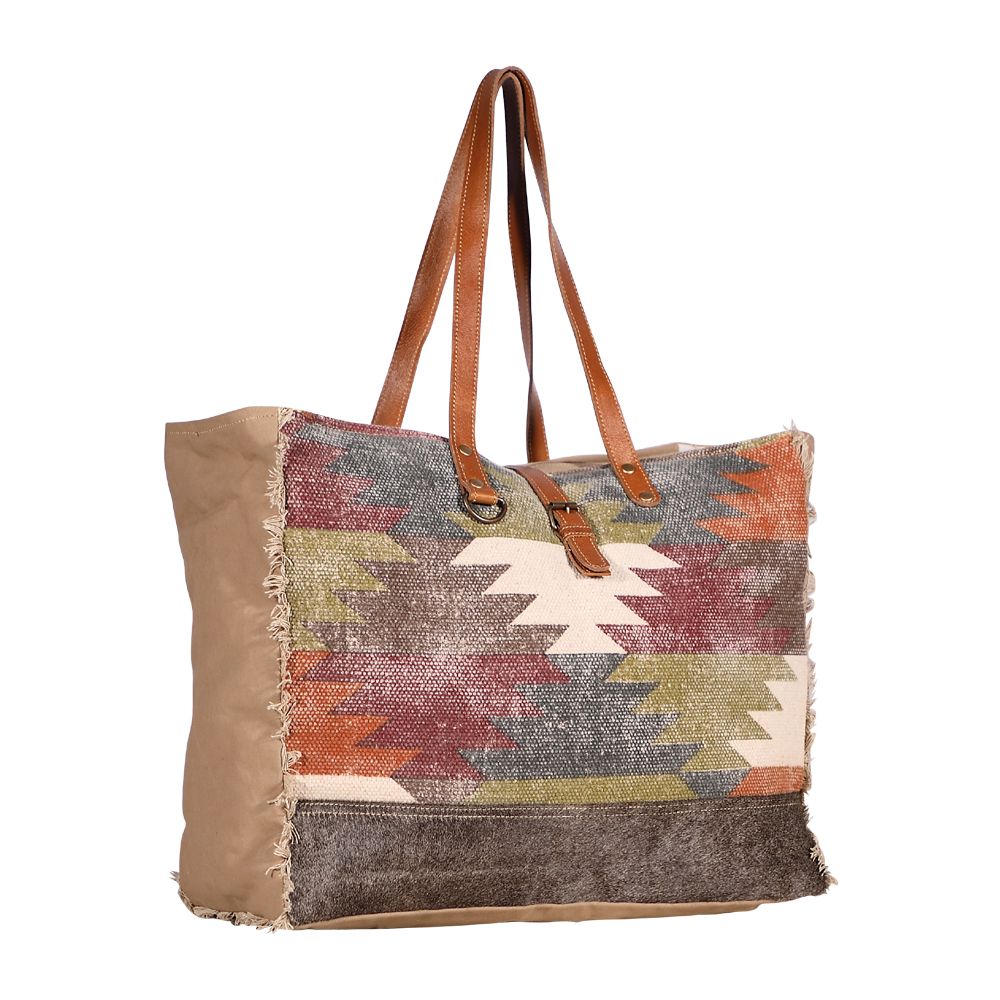 Load image into Gallery viewer, Gracious Weekender Bag by Myra
