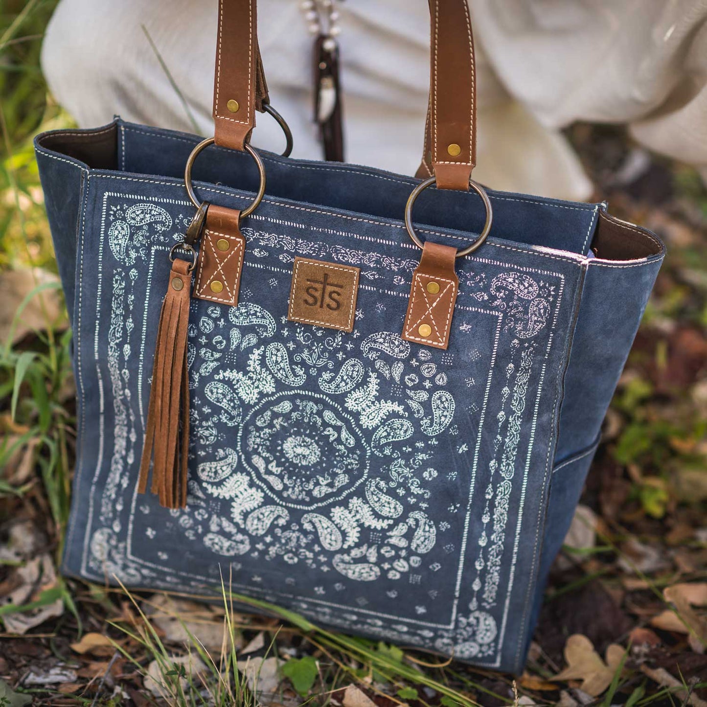 Load image into Gallery viewer, Blue Bandana Tote by STS Ranchwear
