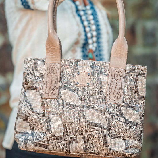 Load image into Gallery viewer, STELLA TOTE PYTHON TAN / VT LEATHER
