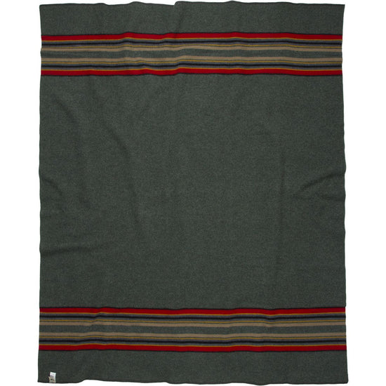 Load image into Gallery viewer, Pendleton Yakima Camp Blanket Twin Size - Green Heather
